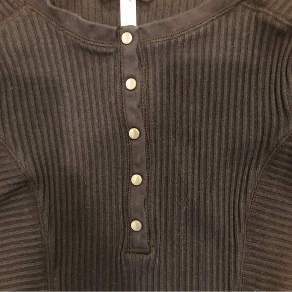 Free People Movement Ribbed snap front fitted top - Picture 3 of 8